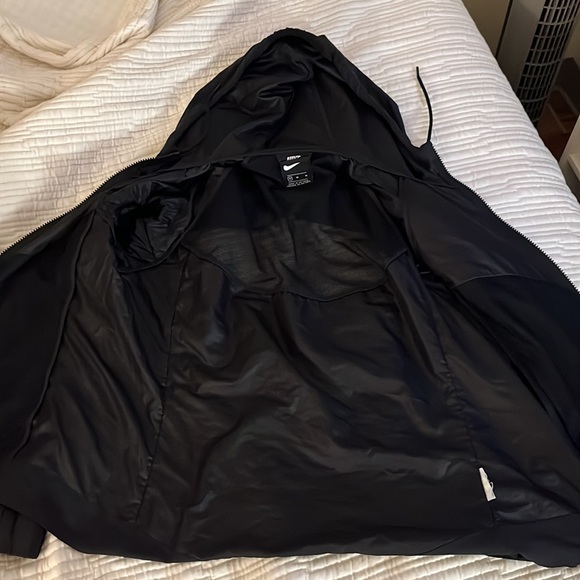 Black Wind Breaker from Nike - Picture 4 of 4